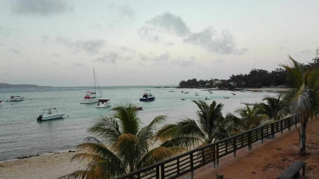 Hotel La Francaise Pereybere Beach Esterno foto